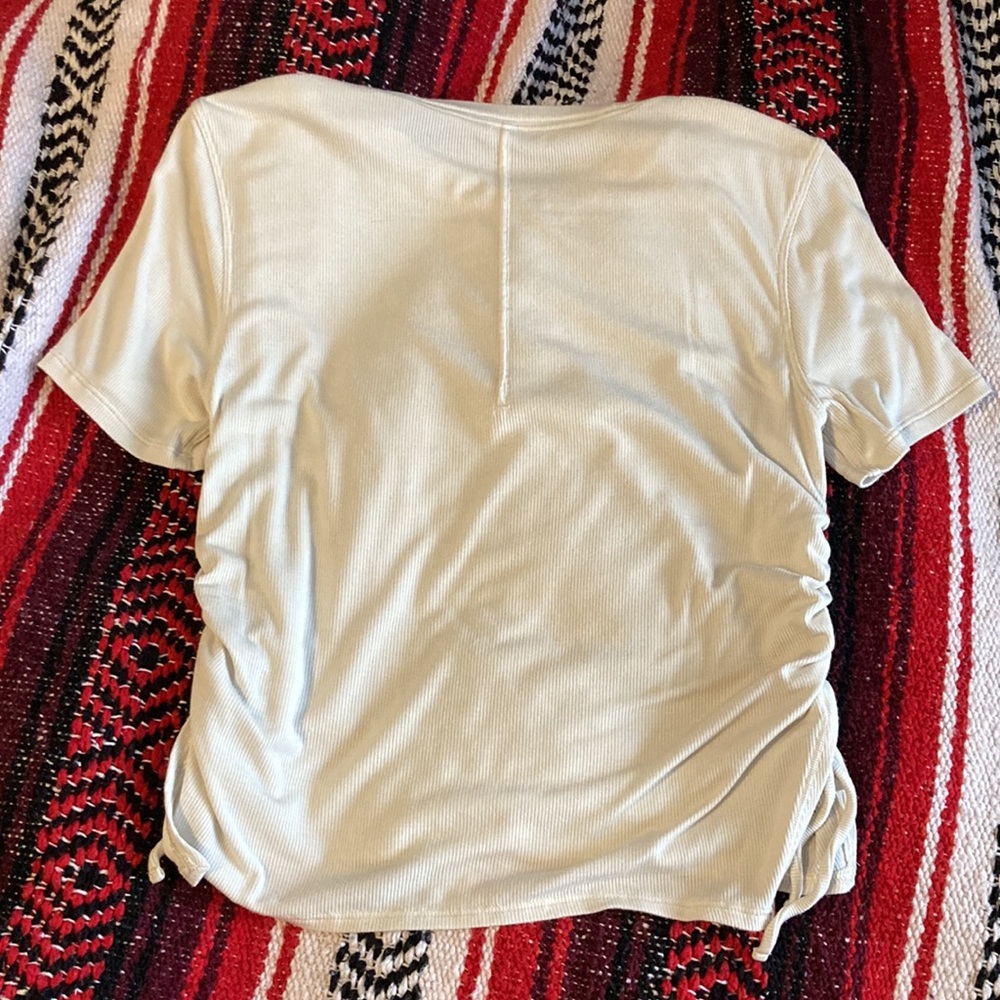 Lululemon Ribbed T-Shitt - Picture 2 of 5